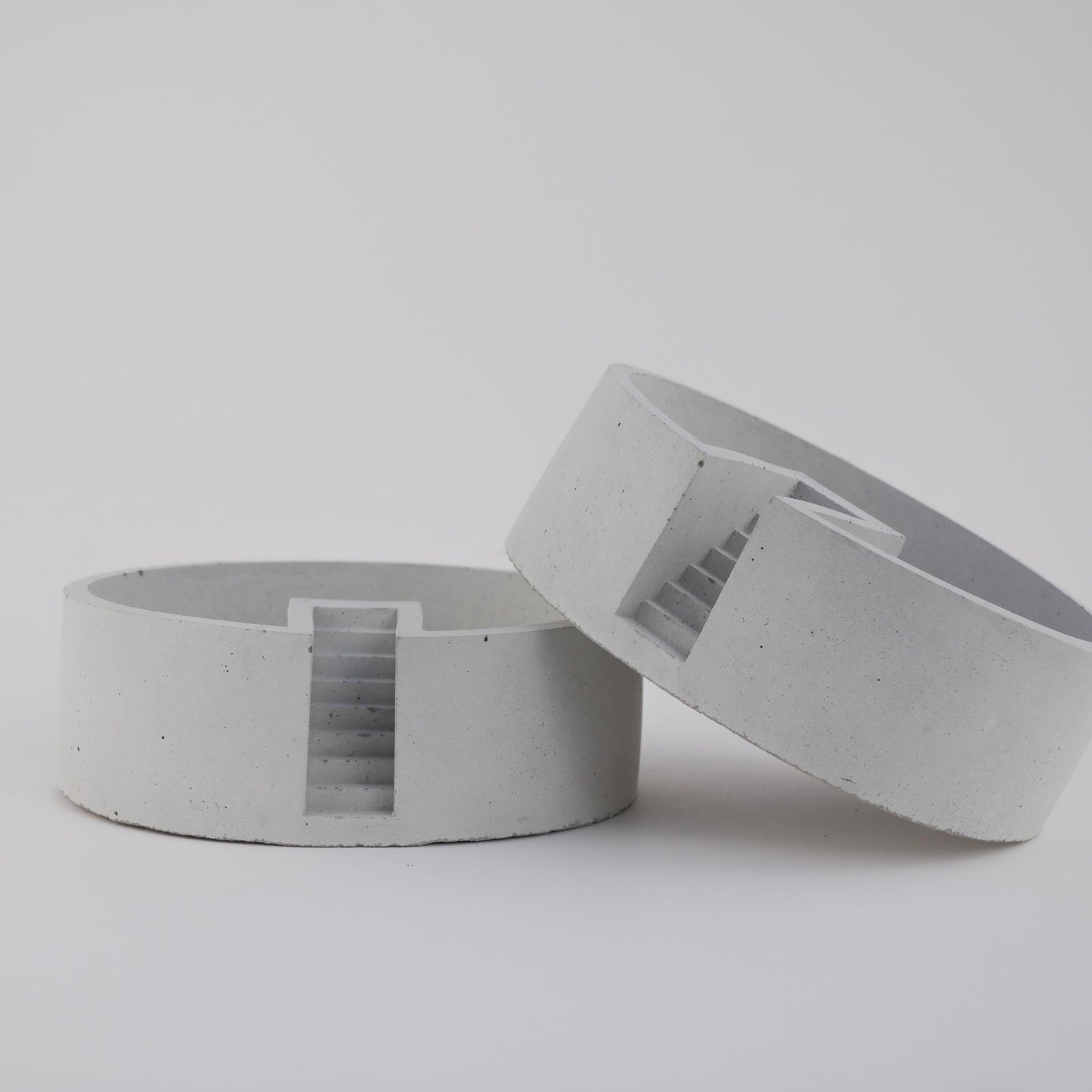 The Stratum: Circular Concrete Bonsai Landscape Planter