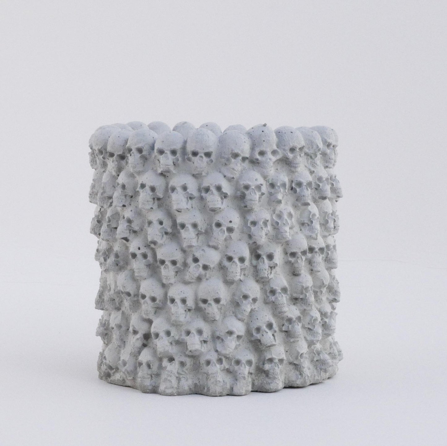 Memento Vivere - Gothic Concrete Skull Succulent Pot